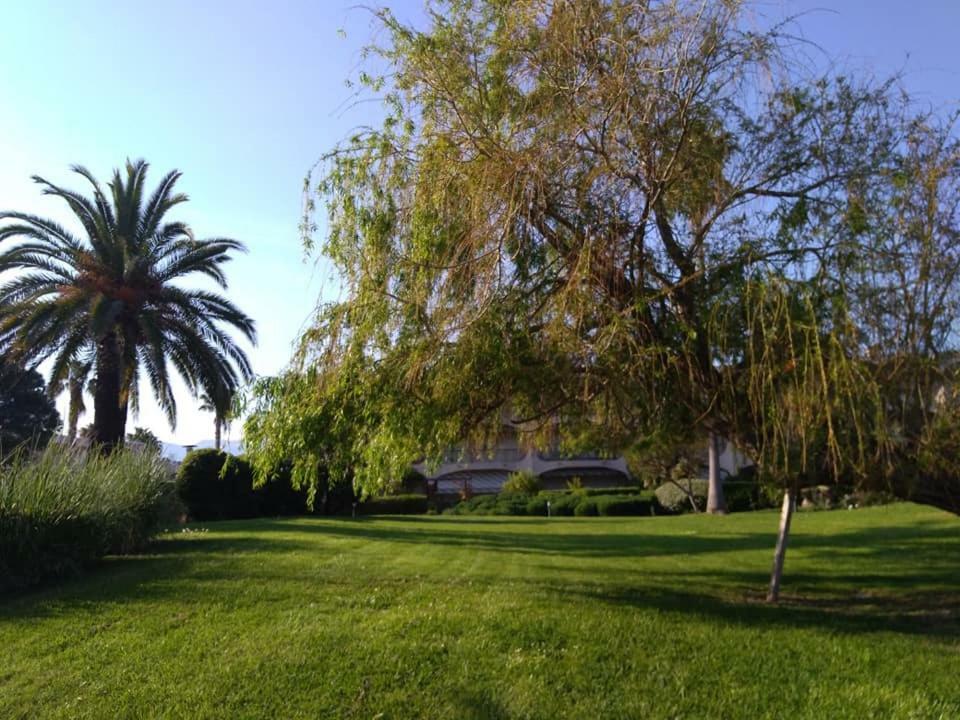 Bel Appartement Les Pieds Dans L'Eau Villeneuve-Loubet Dış mekan fotoğraf